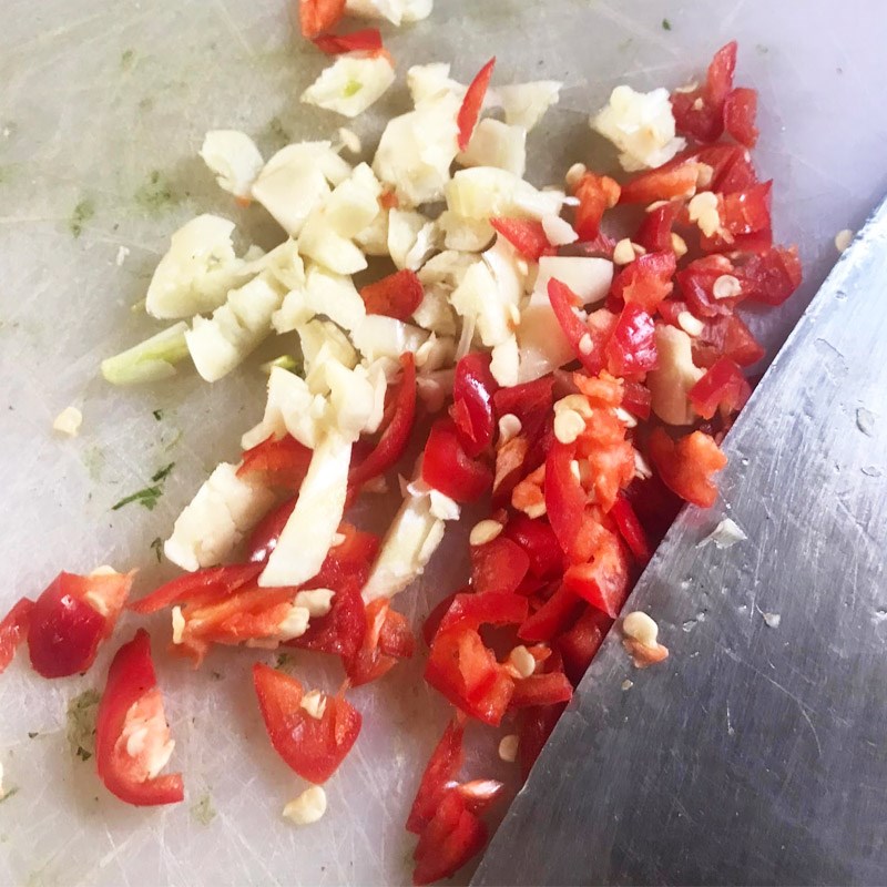 Bước 1 Sơ chế nguyên liệu Củ cải ngâm chua ngọt (công thức được chia sẻ từ người dùng)