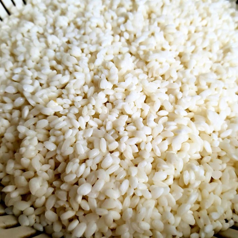 Bước 1 Vo gạo và nấu xôi Gà bó xôi bằng nồi chiên không dầu (công thức chia sẻ từ người dùng)