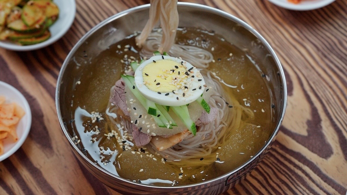 Công thức nấu mì lạnh Naengmyeon-mul là gì?
