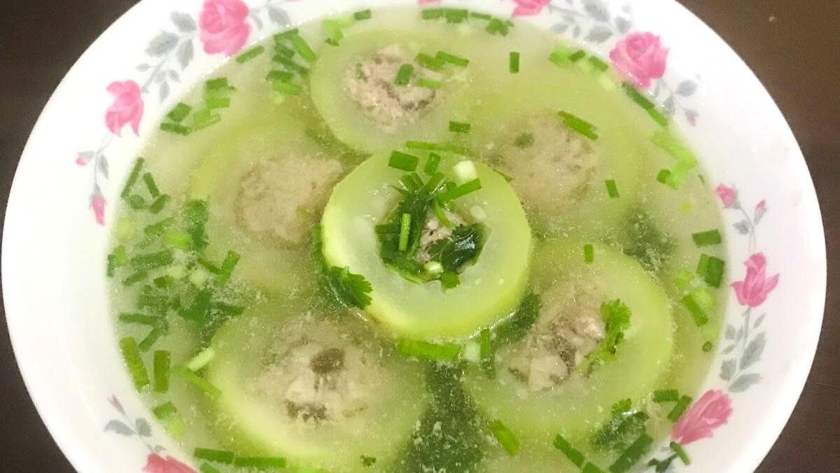 Canh bầu nhồi thịt