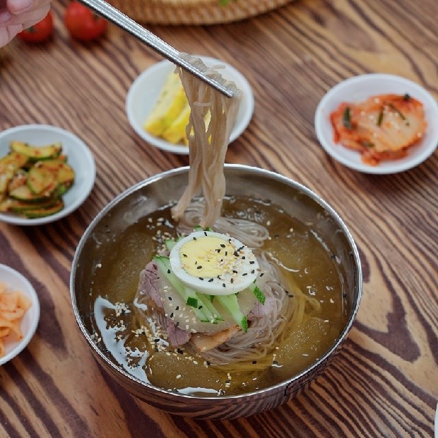 Cách làm mì lạnh Hàn Quốc (Naengmyeon) đơn giản, hấp dẫn, chuẩn vị ...