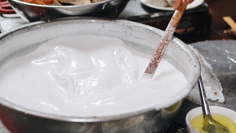 trộn bột b&aacute;nh
