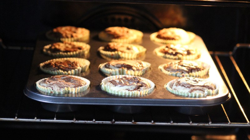 Ưu điểm l&agrave;m b&aacute;nh muffin bằng l&ograve; vi s&oacute;ng