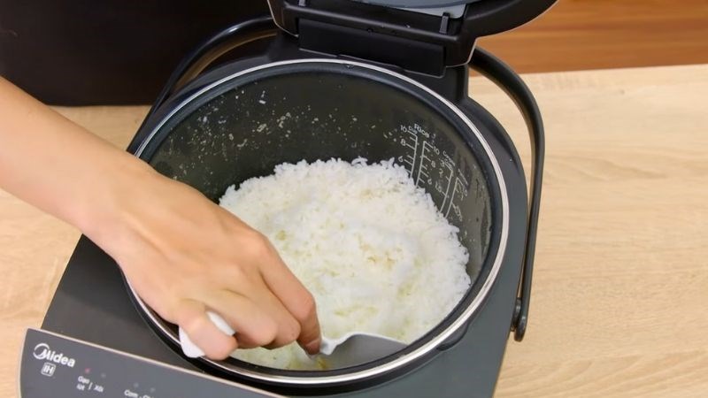 Th&agrave;nh phẩm Nồi cơm điện Midea MB-HS5008