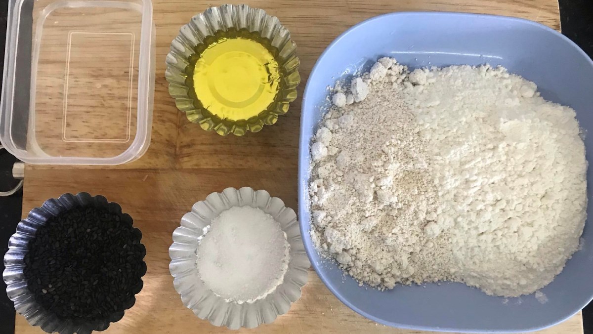Nguyên liệu món ăn bánh mè đen