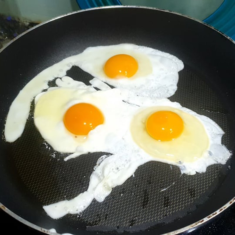 Bước 3 Làm khoai tây chiên, trứng ốp la Bò bít tết bằng nồi chiên không dầu (Công thức được chia sẻ từ người dùng)