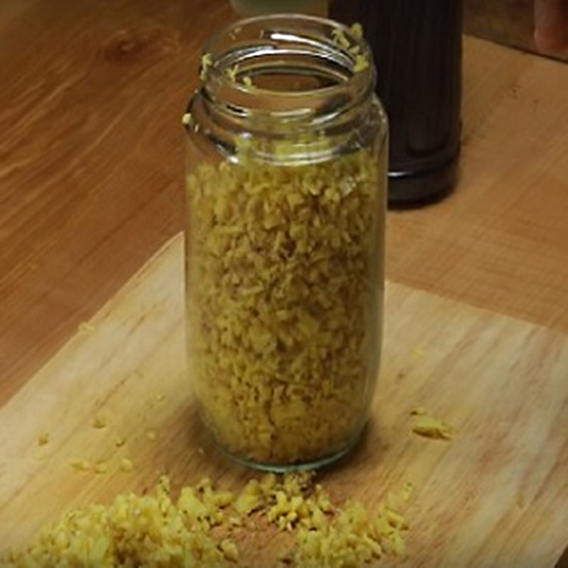 Bước 2 Ngâm gừng với mật ong Mật ong ngâm với gừng