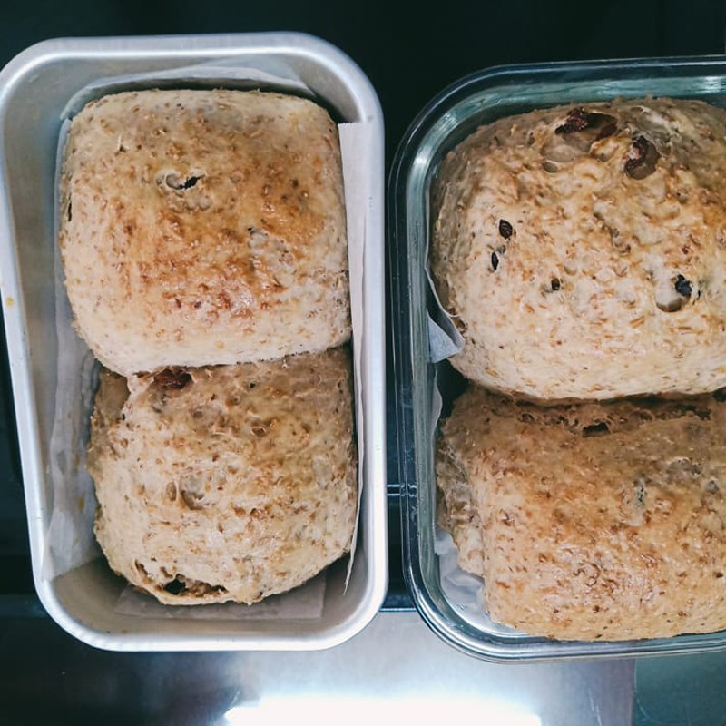 Bước 4 Nướng bánh Bánh mì nguyên cám nho khô