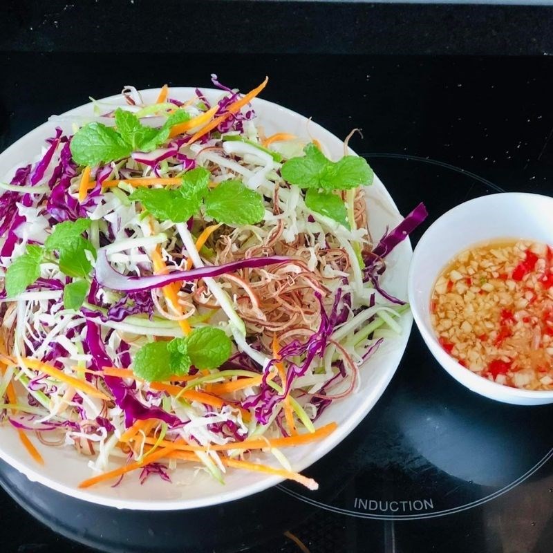 Bước 3 Trộn salad ngũ sắc Salad ngũ sắc