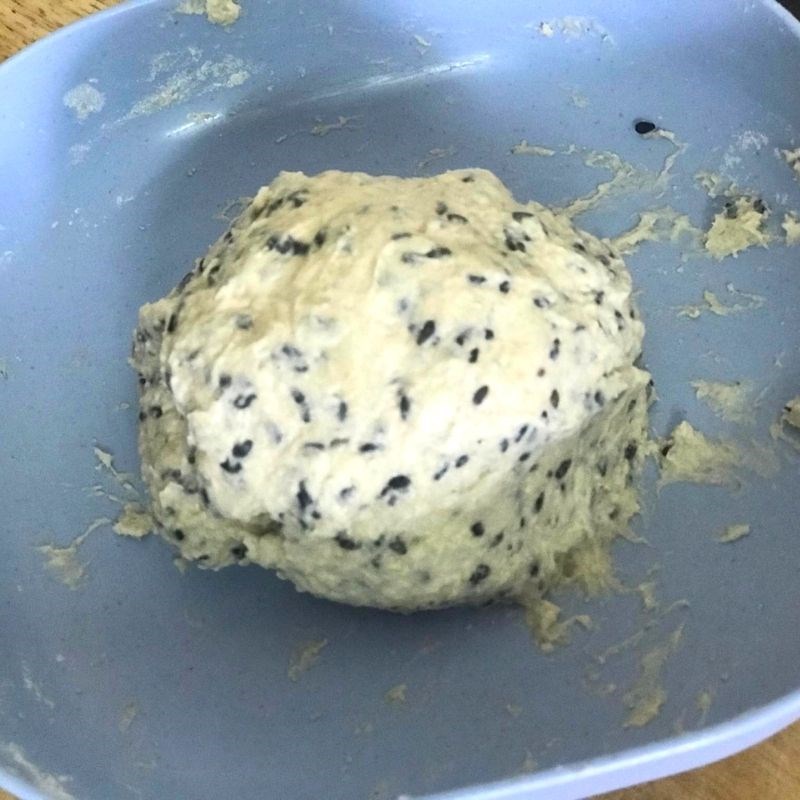 Bước 1 Trộn bột Bánh mè đen (Công thức chia sẻ từ người dùng)