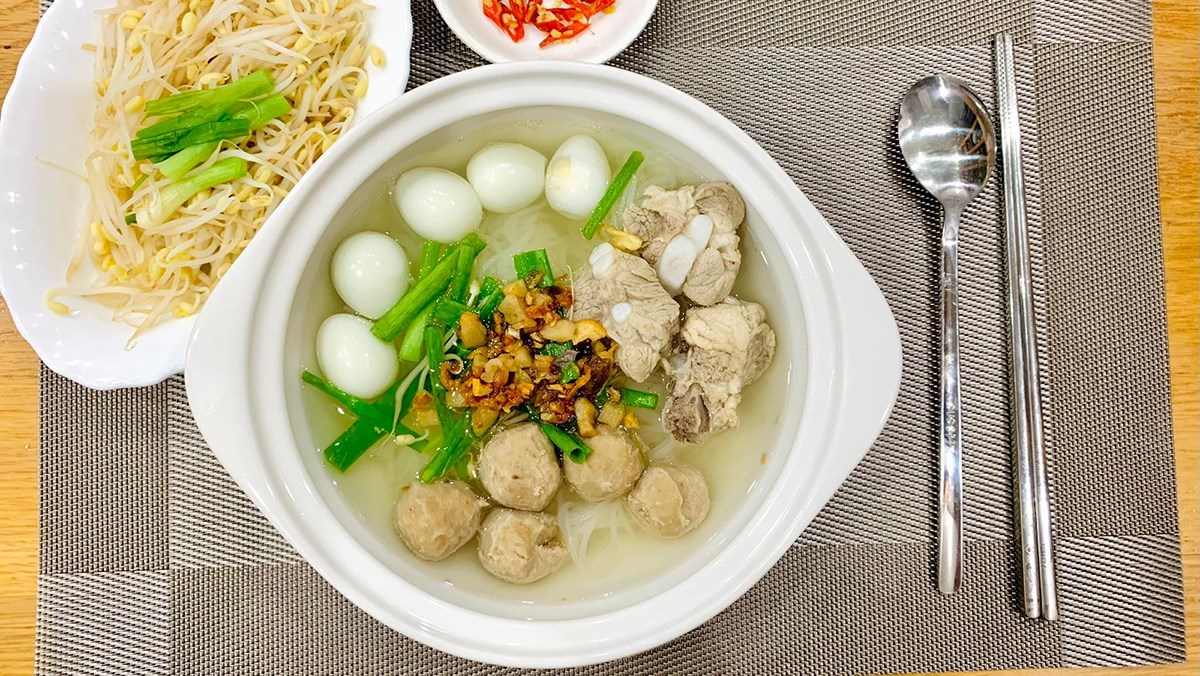 Hủ tiếu bò viên sườn non (Công thức được chia sẻ từ người dùng)