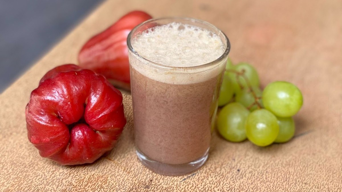 Nước ép nho xanh mận