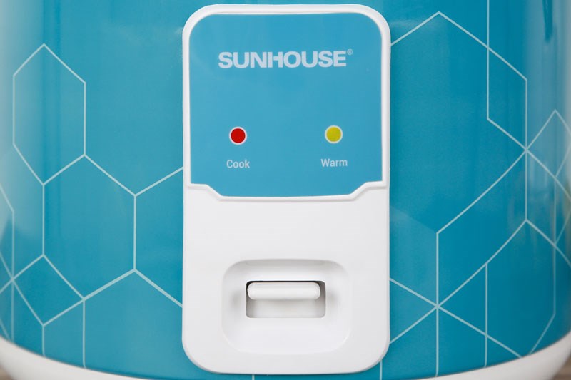 Nấu cơm từ nồi cơm nắp gài Sunhouse 1.8 lít SHD8622G