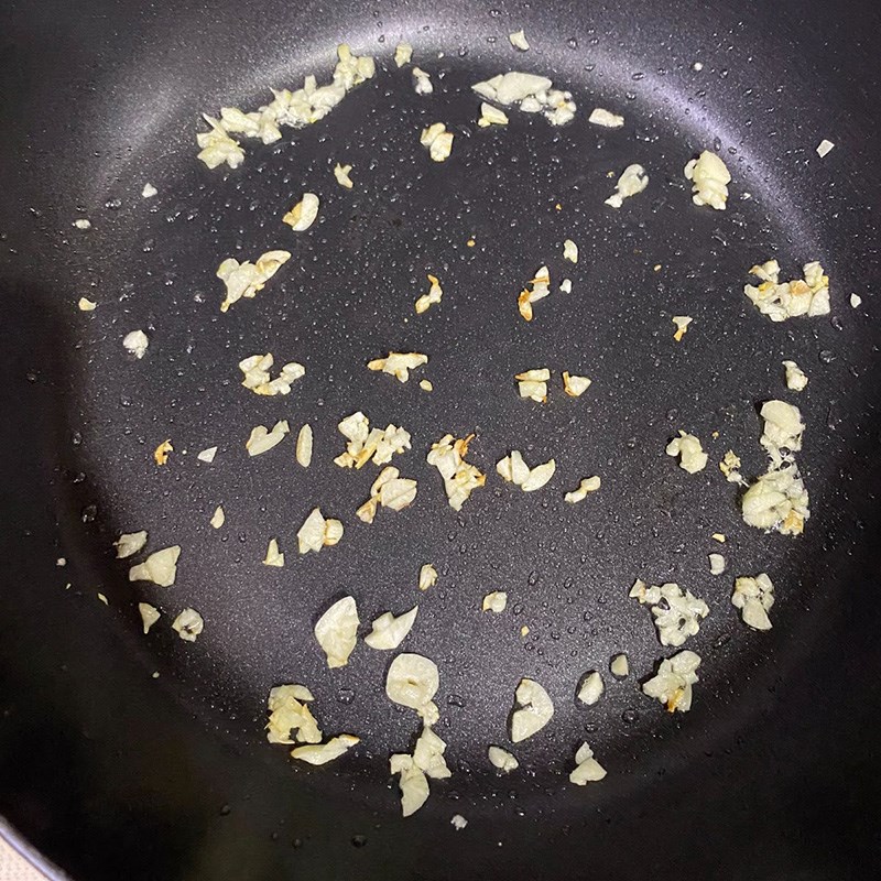 Bước 3 Xào cải thảo với thịt bò Cải thảo xào thịt bò (Công thức được chia sẻ từ người dùng)