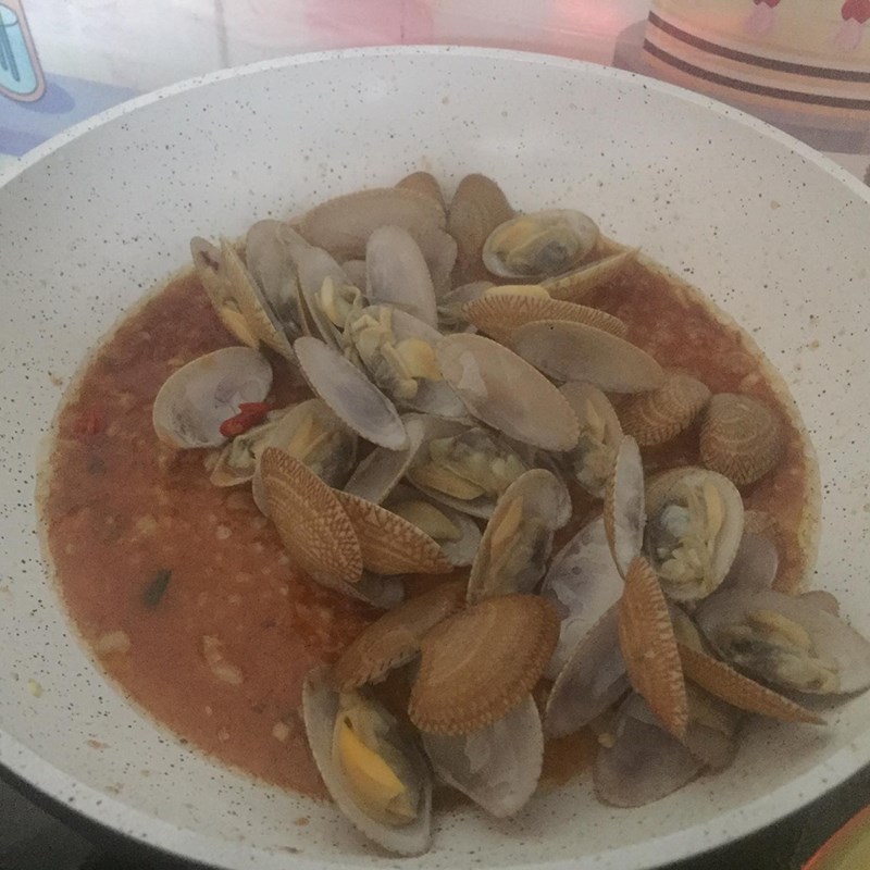 Bước 2 Chế biến món ăn Sò lụa xào me