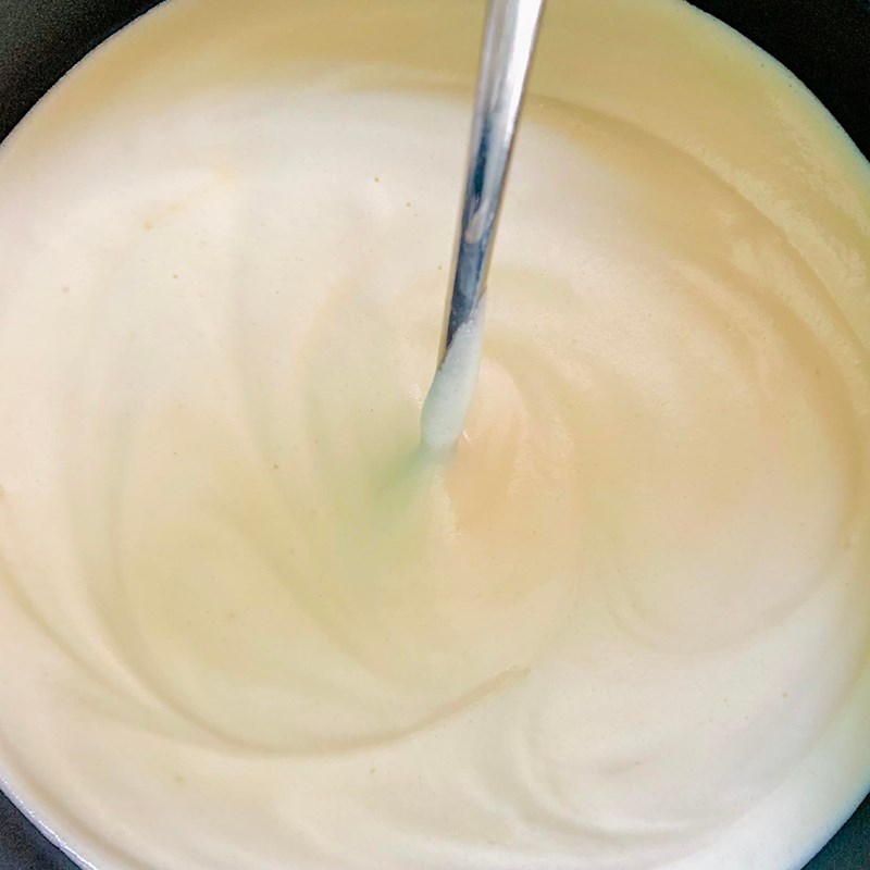 Bước 4 Cho hỗn hợp vào khuôn Bánh bông lan Đài Loan (Công thức được chia sẻ từ người dùng)