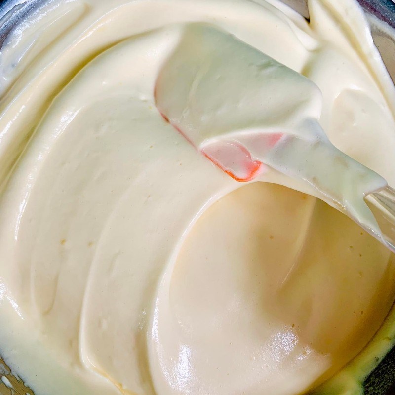 Bước 4 Đánh lòng đỏ trứng Bánh bông lan ngựa vằn