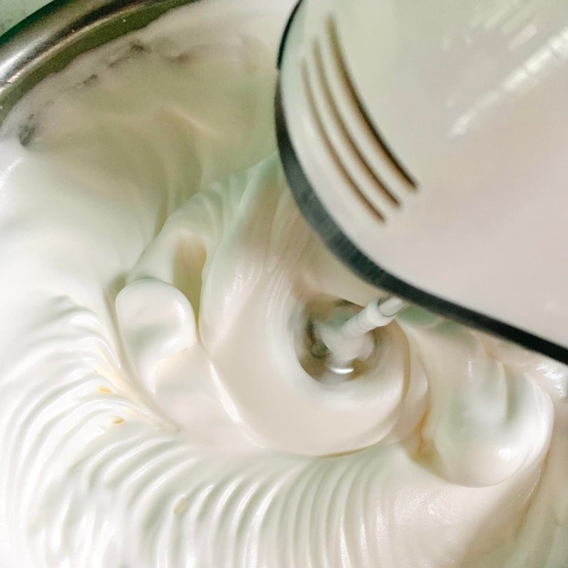 Bước 3 Đánh lòng trắng trứng Bánh bông lan ngựa vằn