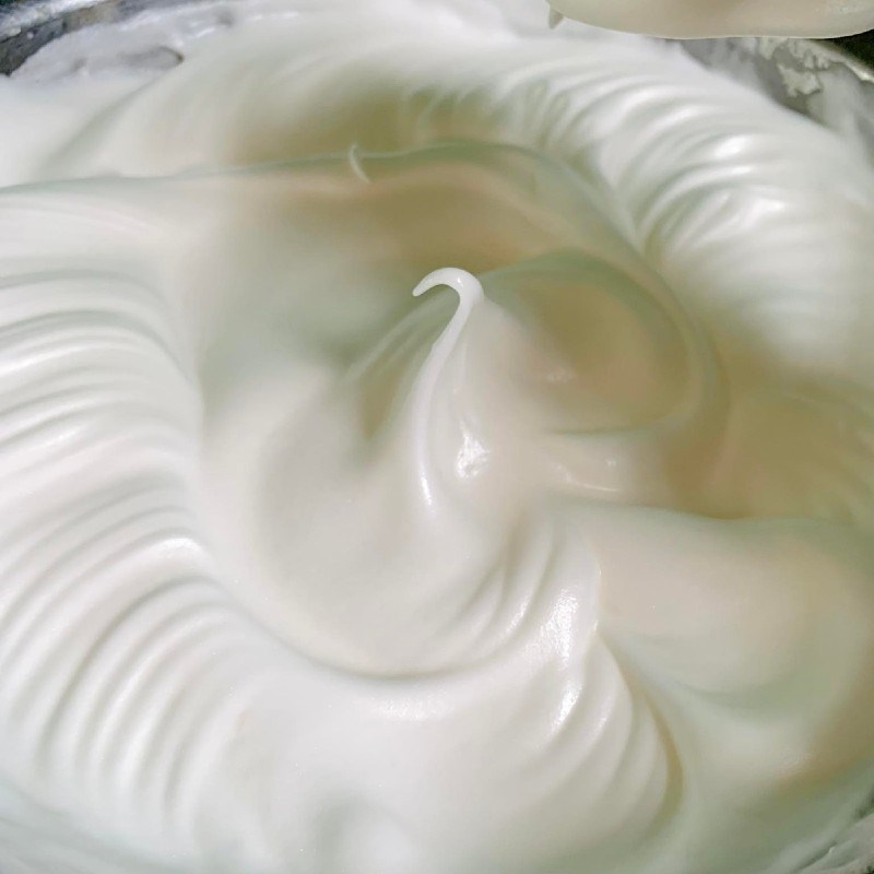 Bước 3 Đánh lòng trắng trứng Bánh bông lan ngựa vằn