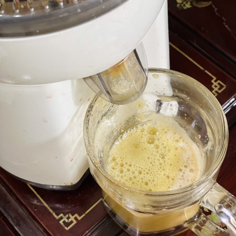 Bước 2 Ép nho xanh với sơ ri Nước ép nho xanh sơ ri