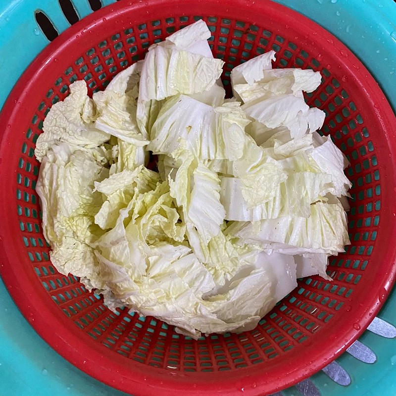 Bước 1 Sơ chế nguyên liệu Cải thảo xào thịt bò (Công thức được chia sẻ từ người dùng)