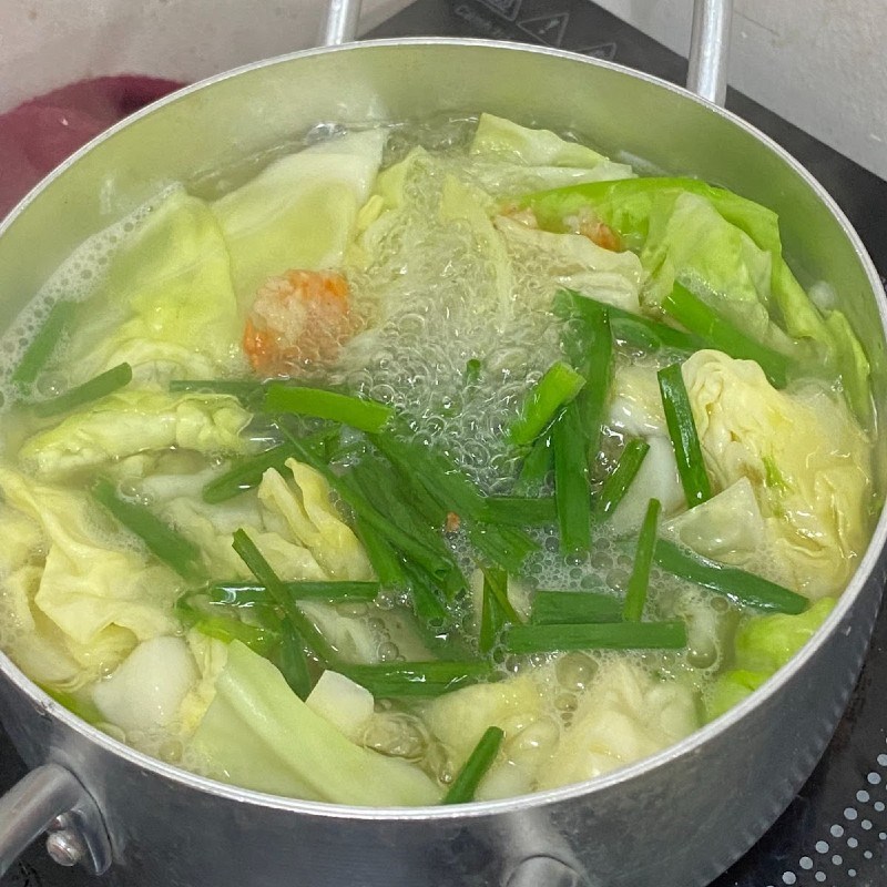 Bước 3 Nấu canh Canh bắp cải tôm khô