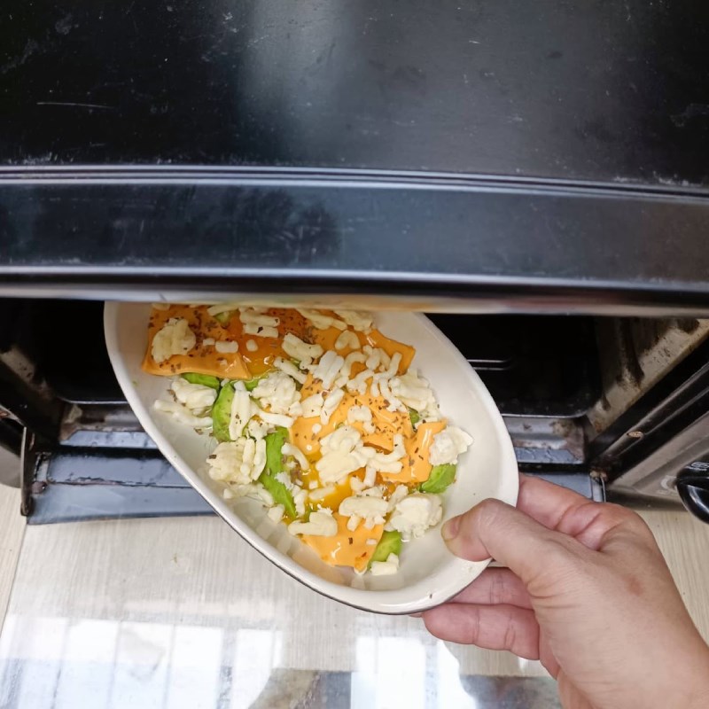 Bước 4 Nướng bơ trứng phô mai Bơ nướng trứng phô mai (công thức chia sẻ từ người dùng)