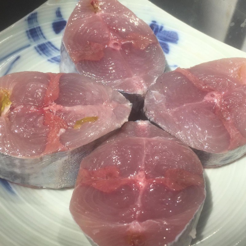 Bước 1 Sơ chế nguyên liệu Cá ngừ ngâm mắm (công thức chia sẻ từ người dùng)