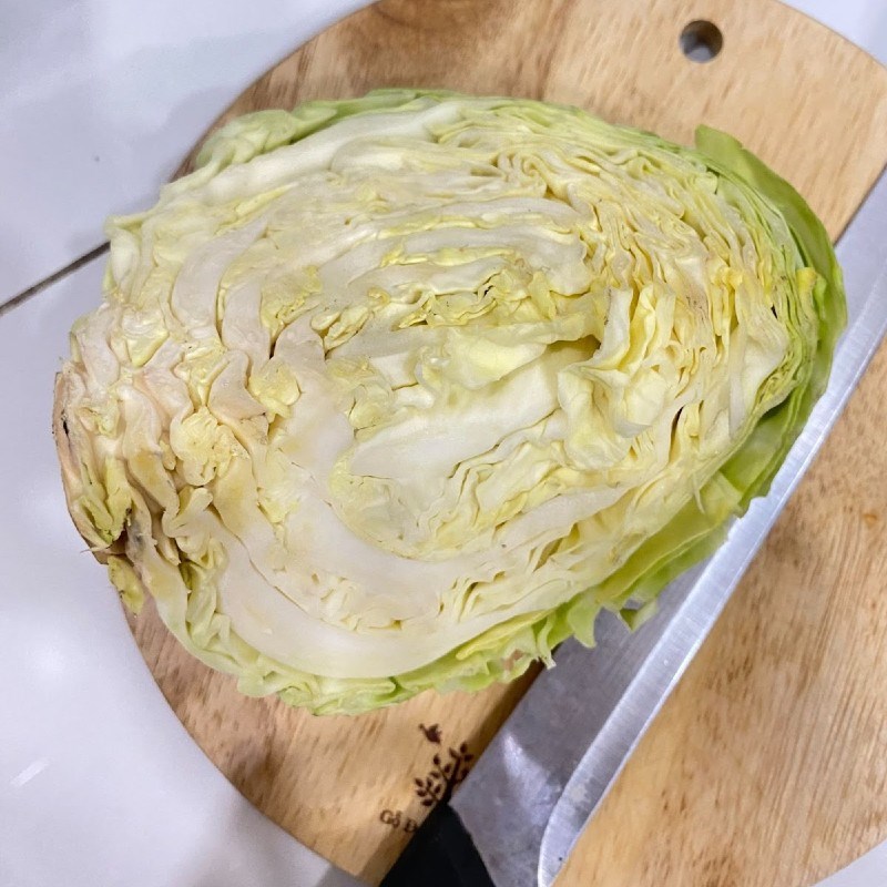 Bước 1 Sơ chế nguyên liệu Canh bắp cải tôm khô