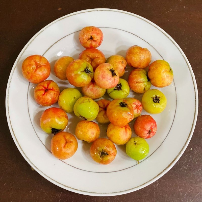 Bước 1 Sơ chế nguyên liệu Nước ép nho xanh sơ ri