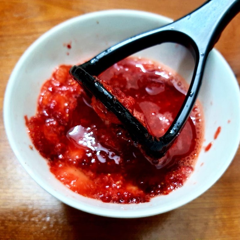 Bước 1 Sơ chế nguyên liệu Hạt đác rim dâu tây