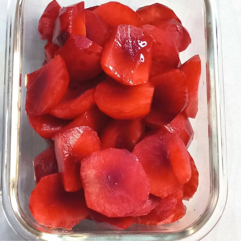 Step 1 Preliminary preparation of ingredients Plum shake with chili salt (recipe shared from users)