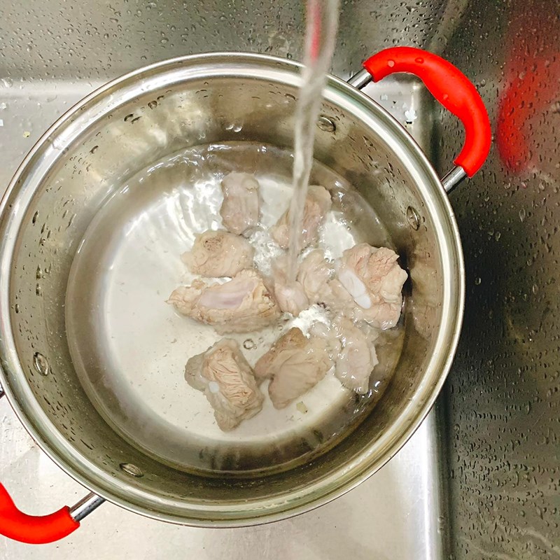 Bước 1 Trần sườn non Hủ tiếu bò viên sườn non (Công thức được chia sẻ từ người dùng)