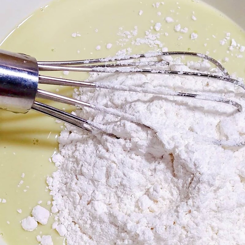 Bước 1 Trộn bột Bánh crepe sầu riêng healthy