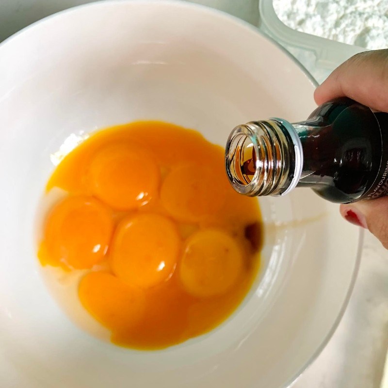 Bước 2 Trộn bột Bánh bông lan ngựa vằn