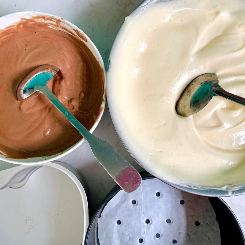 Bước 5 Trộn màu Bánh bông lan ngựa vằn