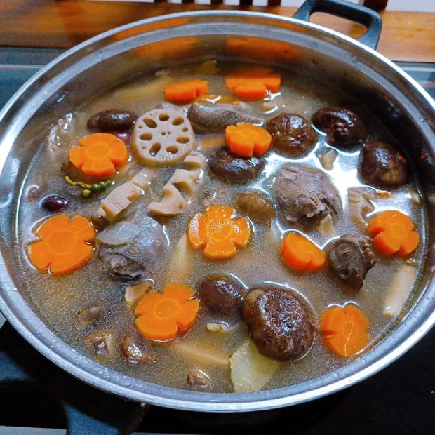 2 Cách làm lẩu chim bồ câu thanh mát thơm lừng đơn giản dễ làm tại nhà