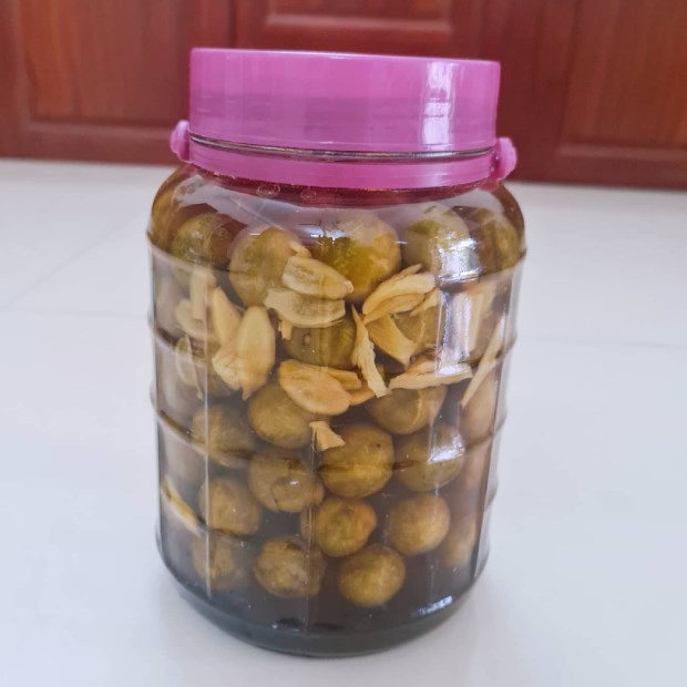 Cách làm sấu ngâm đường ngon giòn, để lâu không nổi váng