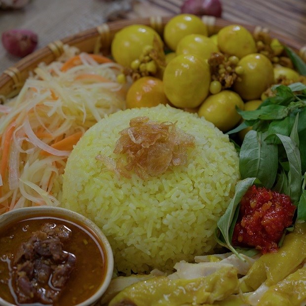 2 cách làm cơm gà Hội An thơm ngon chuẩn vị lại rất đơn giản