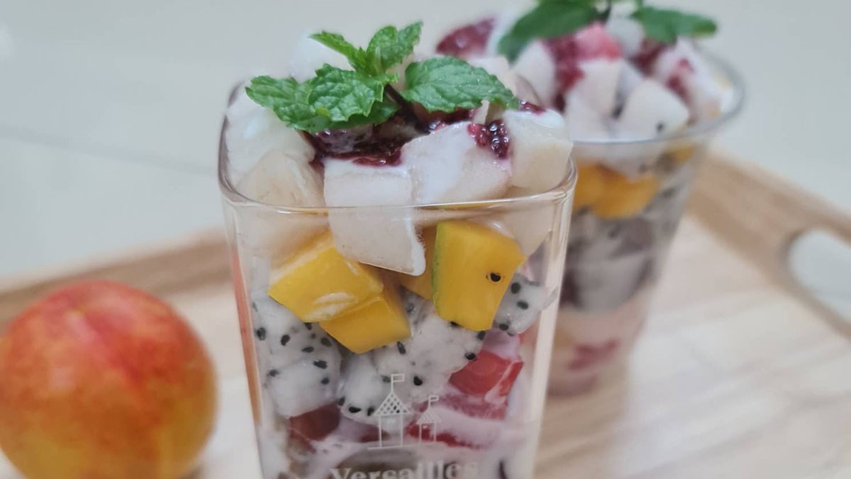 Sữa chua dầm hoa quả