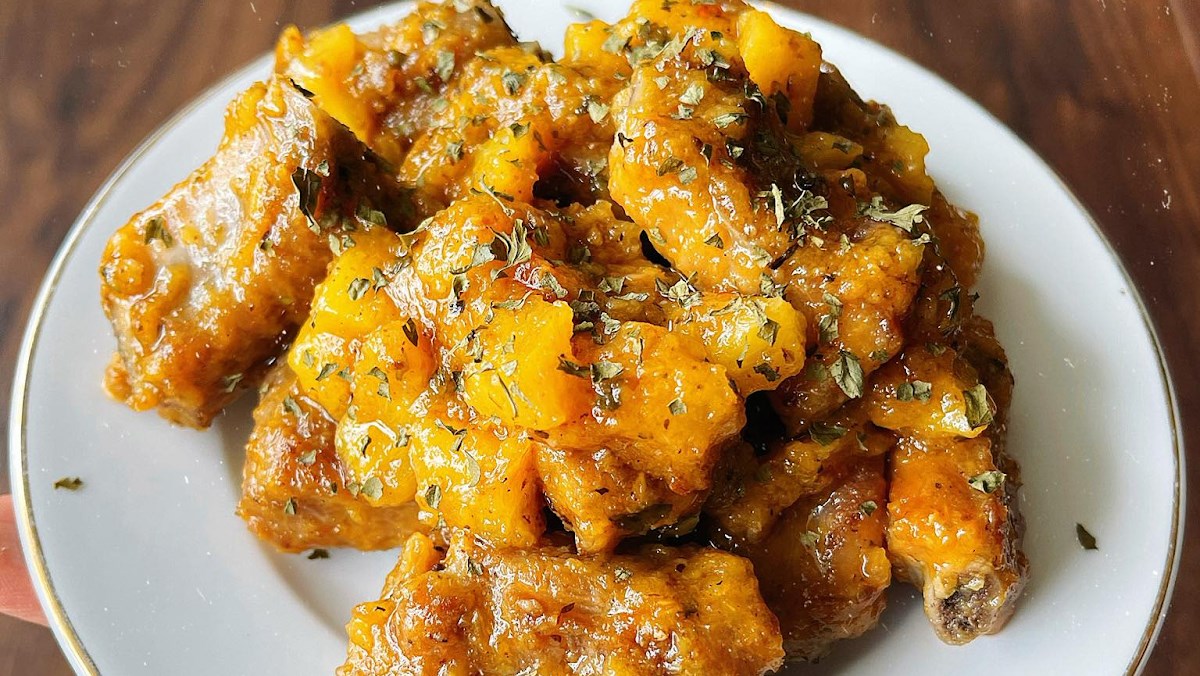 Sườn rim dứa bằng nồi chiên không dầu