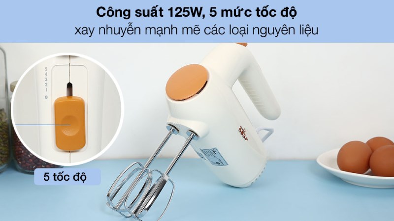 Máy đánh trứng cầm tay Bear DDQ-B01K1 có công suất 125W, 5 mức tốc độ