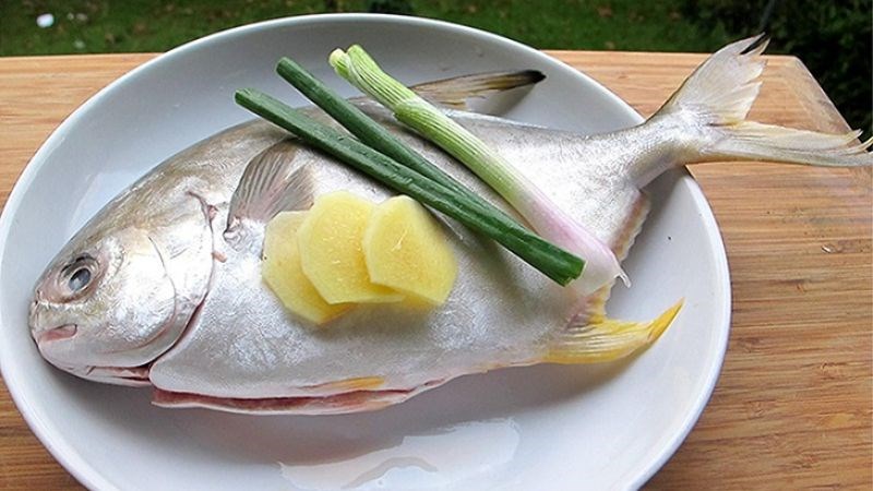 Hình nguyên liệu làm cá chim hấp muối hành