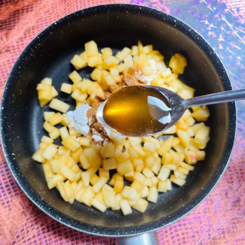 Bước 3 Làm phần nhân táo quế Bánh khoai lang nướng nhân táo quế