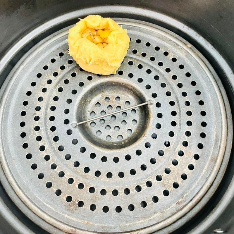 Bước 4 Tạo hình bánh khoai Bánh khoai lang nướng nhân táo quế