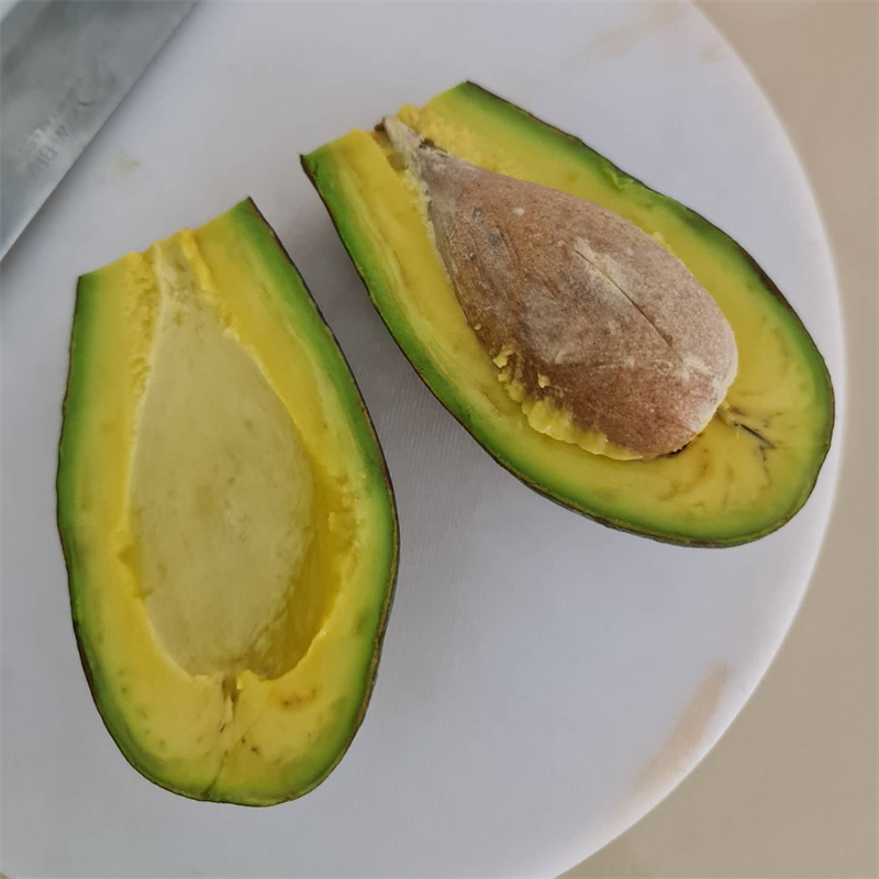 Bước 1 Sơ chế nguyên liệu Sinh tố bơ chuối