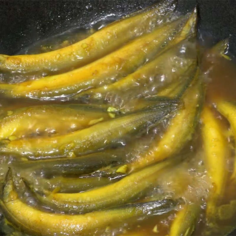 Bước 3 Kho cá chạch Cá chạch kho nghệ