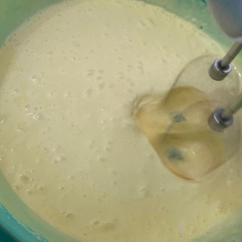 Bước 3 Làm kem trứng Bánh bông lan kem trứng (Công thức được chia sẻ từ người dùng)