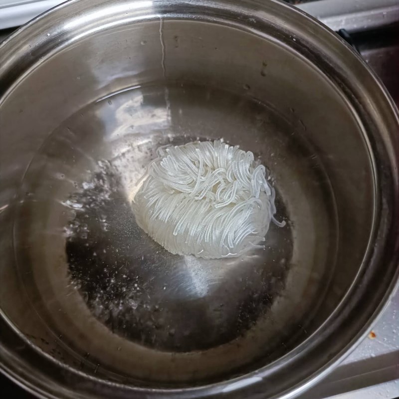 Bước 3 Luộc hủ tiếu Nước sốt hủ tiếu khô (công thức chia sẻ từ người dùng)
