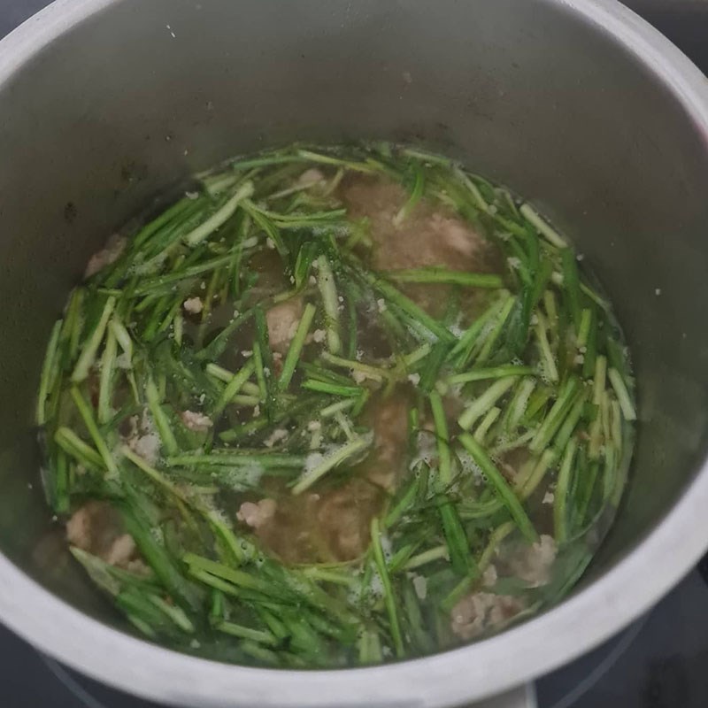 Bước 2 Nấu canh Canh hẹ đậu hũ thịt bằm